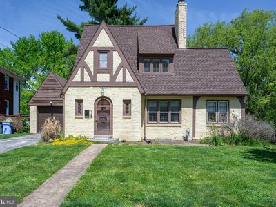 2303 E Philadelphia St