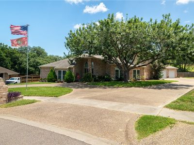 3918 Castle Knoll Dr