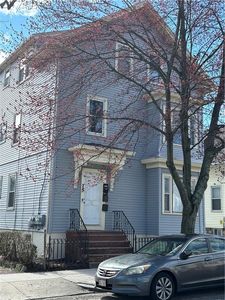 15 Hawkins St