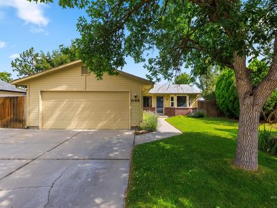 7168 W Saxton Dr