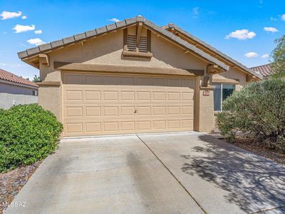 9026 N School Hill Dr
