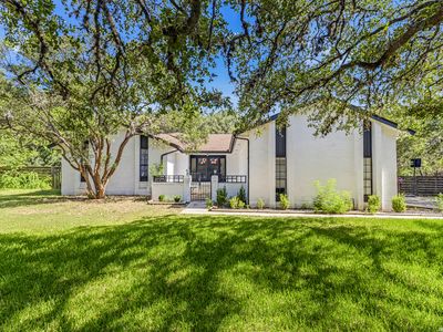 8621 CLASSIC OAKS LN