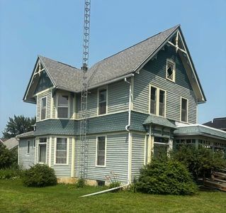 110 Pine St