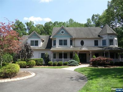 765 Colonial Rd