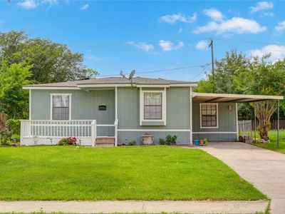 127 Huisache St