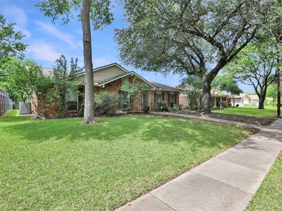 Property at 1113 Mossvine Dr, Plano, TX