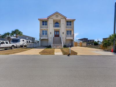 738 Starfish Ave