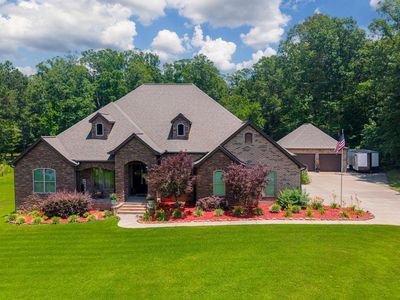 24 Winston Dr