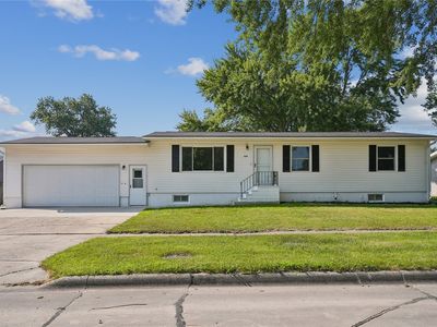 Property at 419 E 4th St, Readlyn, IA