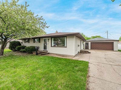523 Margaret St