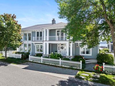 1205 W Bay Rd