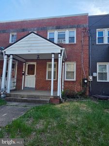 66 Farragut Pl NW