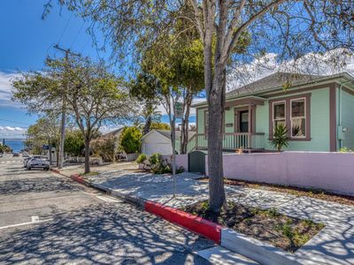 399 Hoffman Ave
