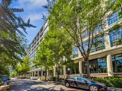 900 N Kingsbury St APT 821