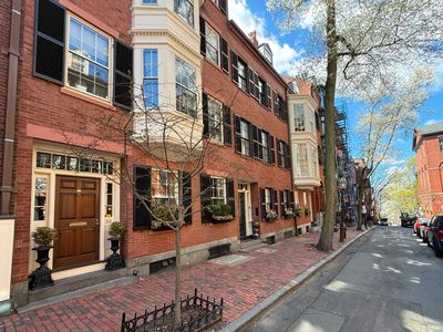 52 Pinckney St