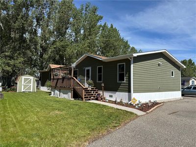 4 Attika St N