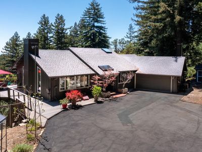23695 Hutchinson Rd