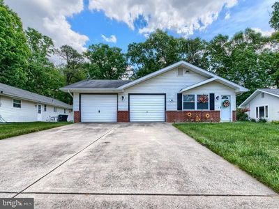 30 Poplar Ave