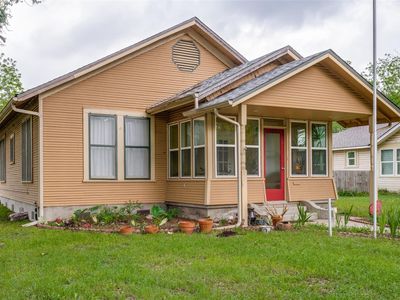 Property at 520 S Pecan Ave, Luling, TX