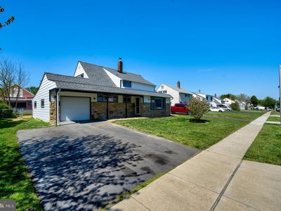 11 Whitewood Dr