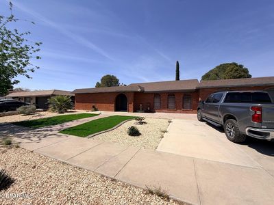 3709 Roslyn Dr