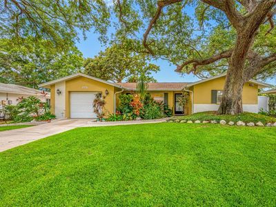 2036 Forest Dr