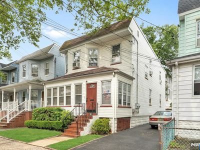 345 Davis Ave