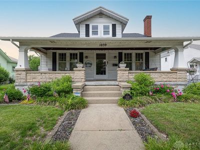 1039 E Central Ave