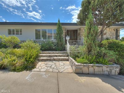 201 E Burke Dr