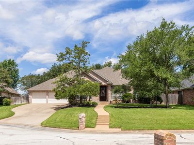 703 Kingsmill Ct
