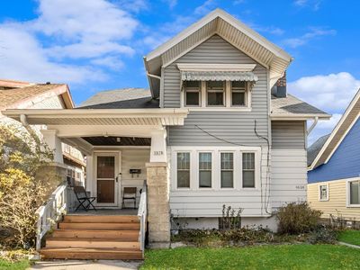 1610 North Hawley ROAD