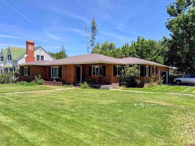 222 La Veta Avenue