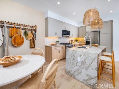 833 E Florista Ln