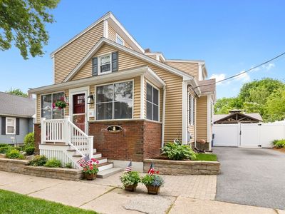 16 Adams St