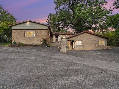 1465 Colonial Rd