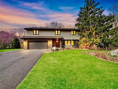 2700 Crestwood Cir