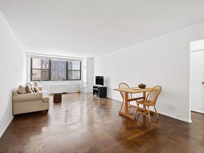 225 E 36th St APT 12E
