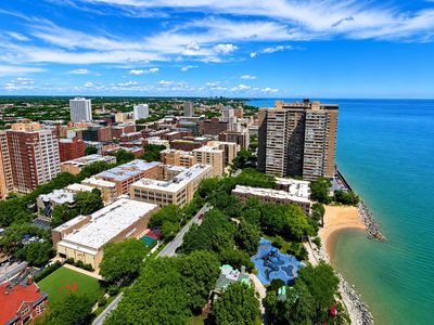 6301 N Sheridan Rd APT 10C
