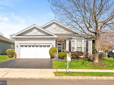 Property at 25 Chamber Ln, Columbus, NJ