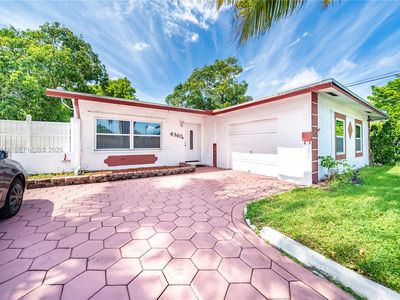 4360 NW 32nd Ct