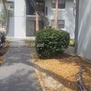 7220 NW 179th St APT 111