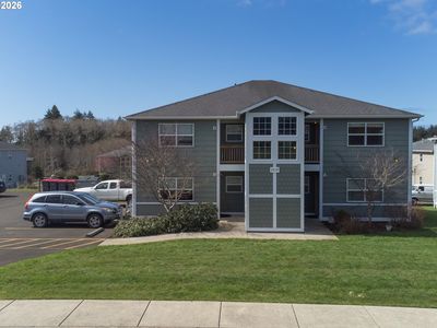 2037 SE Huckleberry Ave