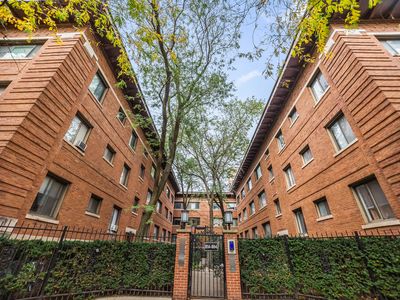 810 W Lakeside Pl APT 107