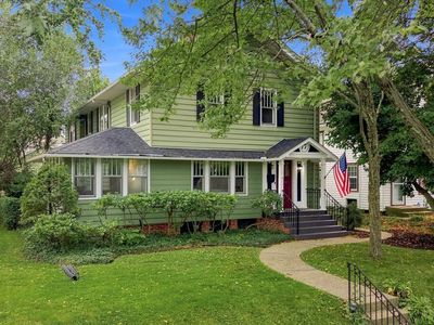 77 Parkwood Blvd