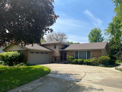 Property at 529 Shorewood Dr, Shorewood, IL