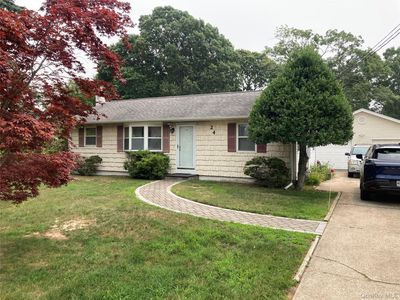 24 Island Boulevard