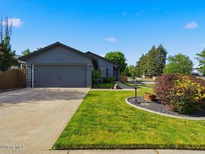 1073 W Kyler Ave