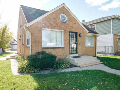 5613 West Congress STREET