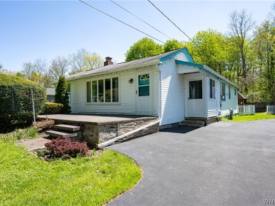 Property at 1373 Elwood Dr, Derby, NY