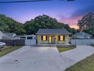 5300 Roanoke Ave